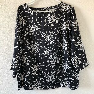 Morona black and white floral peddle print blouse size XL